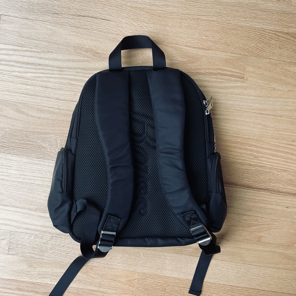 BASS Small Black Backpack EUC - Picture 2 of 7